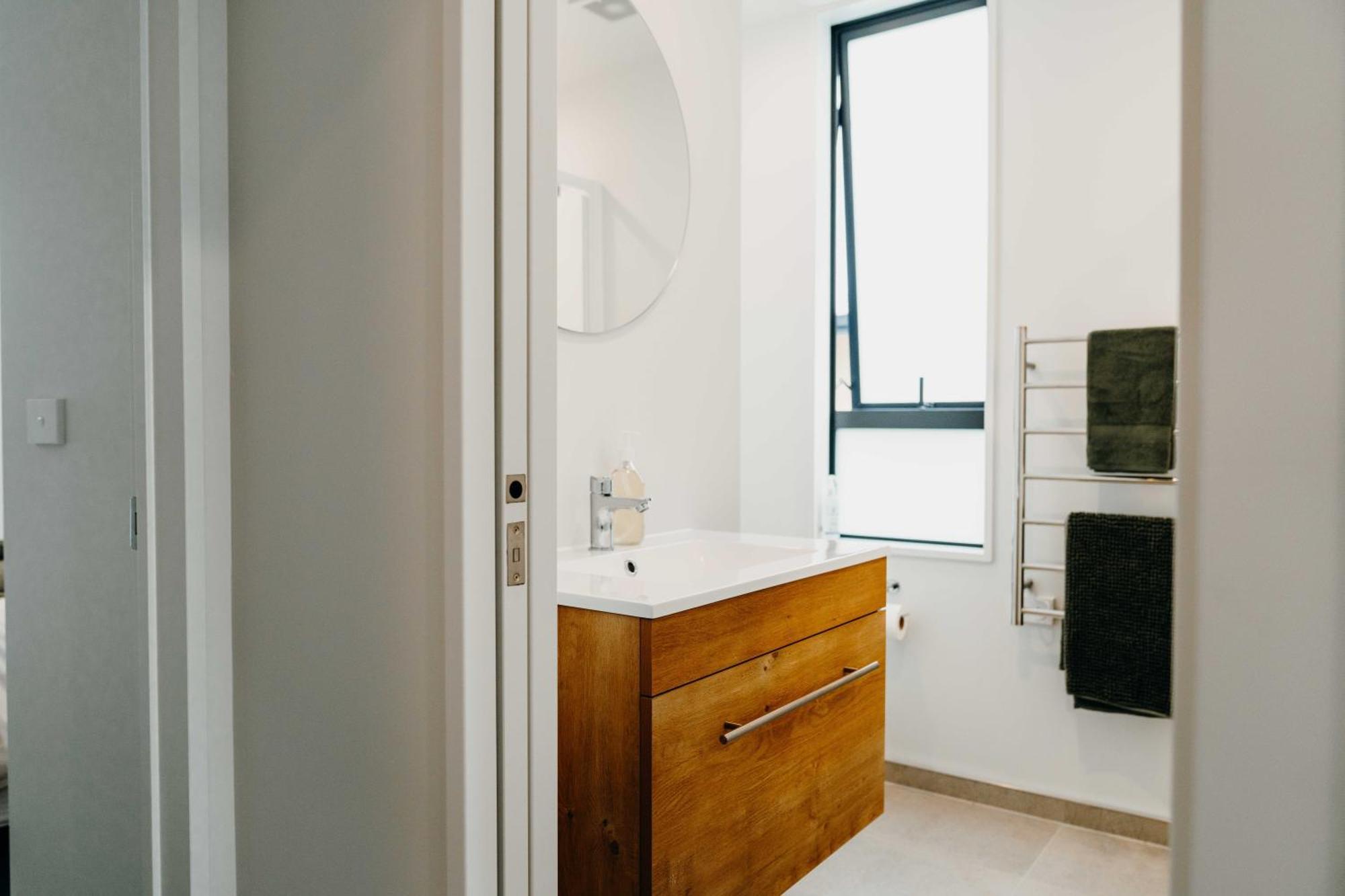 New Townhouse, Heart Of City Centre, 2 Bed 2 Bath, Car Park Christchurch Ngoại thất bức ảnh